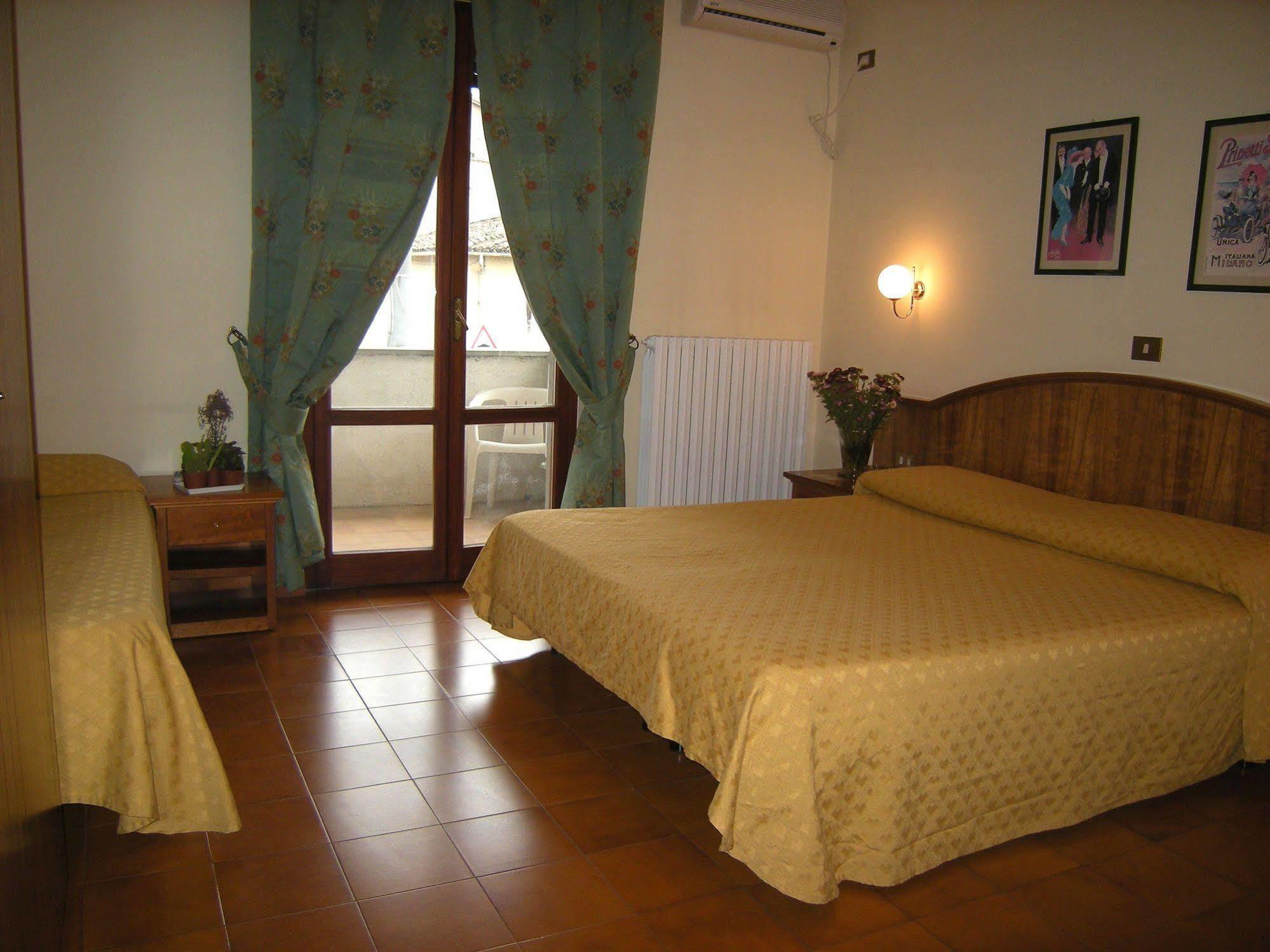 Hotel Boni Cerri Сполето Екстер'єр фото
